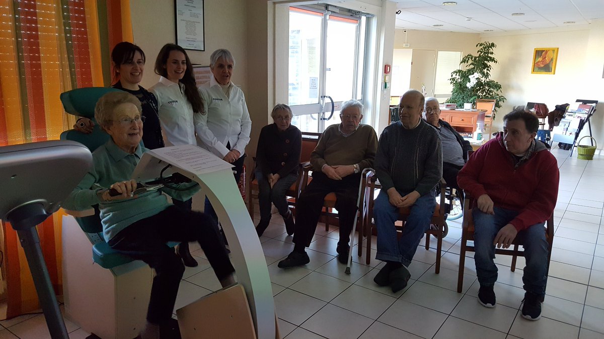 CottosMedical's tweet photo. [#ChallengeCarnaval]

📢Troisième étape 🚵‍♂️ de 85km remportée par l'#EHPAD de La Roseraie 🏅qui bat tous les records !

#Endurance, #cohésion et #espritdéquipe entre les résidents 👴👵 Félicitation 👏

#Cycléo #Vélo #CottosMédical #Senior #SilverEco #Innovation #BienVieillir https://t.co/KhEzyJPFgl