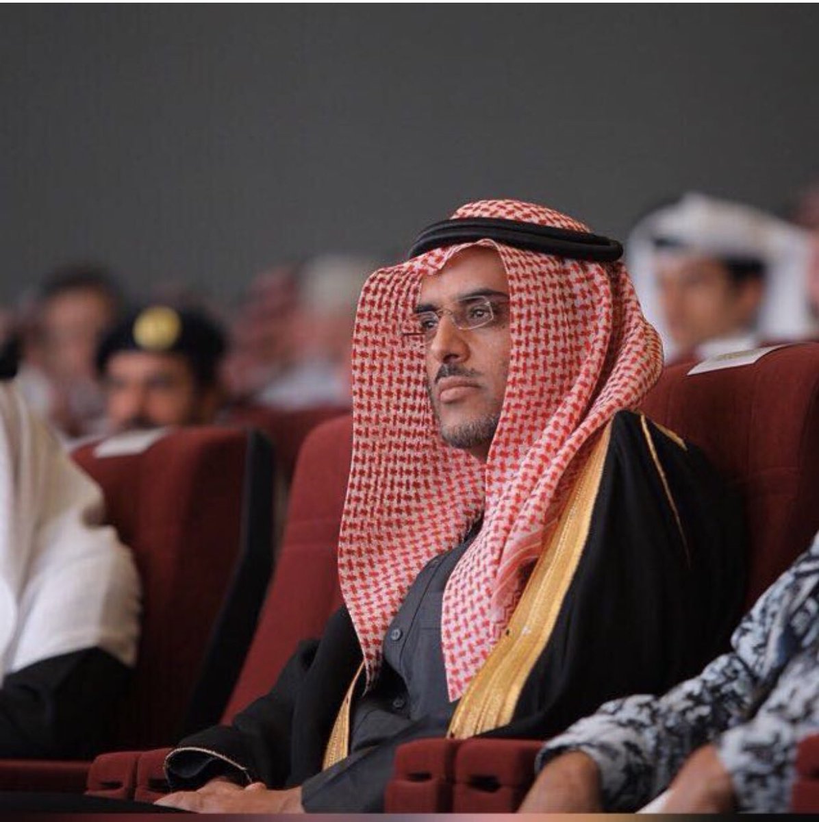 الله يوفقك ويعينك وييسرلك ويخليك لنا يا تاج راسي❤️