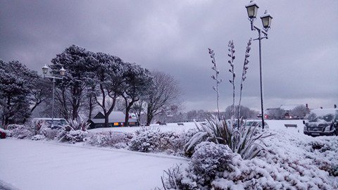 Sherb187's tweet image. #snow in #Scarborough this morning (tue) @Hudsonweather @KeeleyDonovan @Abbiedew @nathanturvey @BBCYork @BBCWthrWatchers Sandra Barber