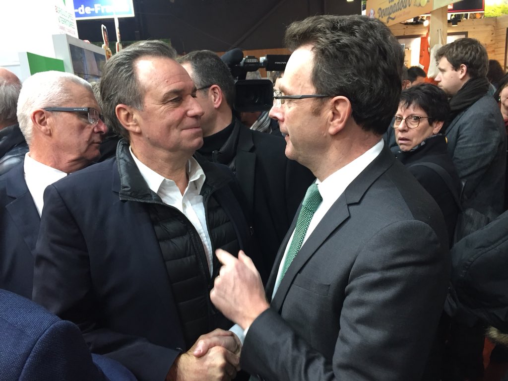 FredericMotte's tweet photo. Inauguration du stand des @hautsdefrance au #SIA2018 avec tous les acteurs du territoire ➡️ Nous nous devons soutenir les #agriculteurs qui font une belle partie de l’économie de notre région ! https://t.co/cL5HFt6bz3
