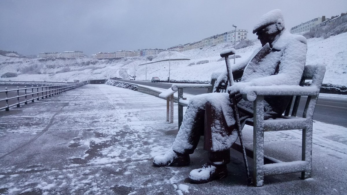Sherb187's tweet image. #snow in #Scarborough this morning (tue) @Hudsonweather @KeeleyDonovan @Abbiedew @nathanturvey @BBCYork @BBCWthrWatchers Sandra Barber