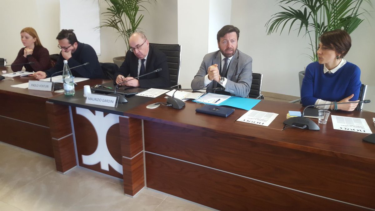 Ultima lezione di #FORMACOOP3 promosso con <a href="/IrecoopER/">Irecoop ER</a>. Apre i lavori il presidente di #Confcooperative #EmiliaRomagna Francesco Milza. Ospiti Giulia Houston di <a href="/Progettoquid/">Progetto Quid</a>, <a href="/paoloventuri100/">paolo venturi</a> direttore <a href="/AICCONnonprofit/">AICCON Research Center</a> e Maurizio Gardini presidente <a href="/Confcooperativ1/">Confcooperative</a>