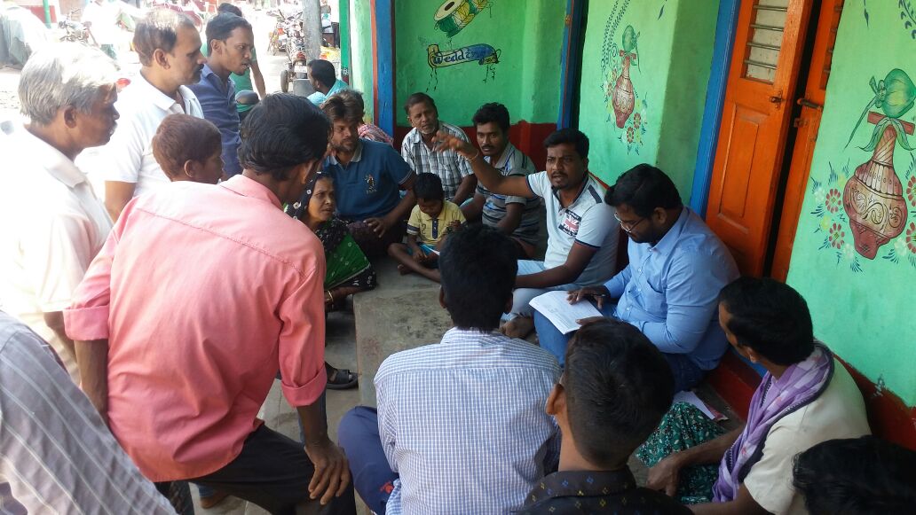 YSDIndia's tweet photo. Improving #RuralSanitation through #SocialAccountability in #Ganjam #Odisha
@YSDIndia organizing #FocusedGroupDiscussions in selected Gram Panchayats to understand the #RuralSanitation situation & improve through citizen engagement. #NFI @swachhbharat #AccountableGovernance https://t.co/cnhCcq8XZS