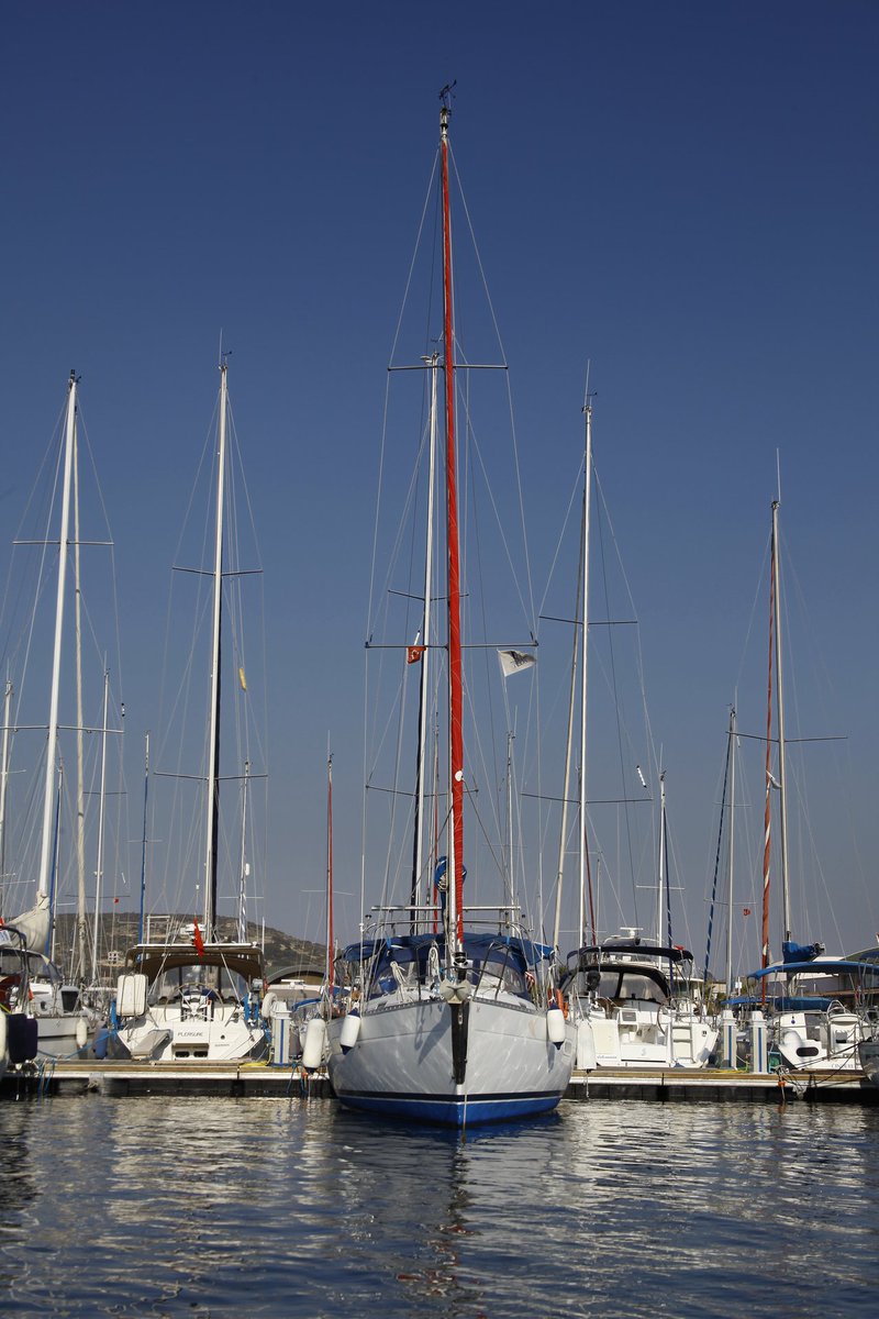 DENİZ SEZONU BAŞLIYOR
Baharın gelişini simgeleyen ve havaya, suya ve toprağa düşüp ısınmaya neden olduğu varsayılan 3 cemrenin 2’ncisi 26 Şubat’ı 27 Şubat’a bağlayan gece, yani bugünün ilk saatlerinde suya düştü. Denize açılmak için güzel günler başladı.