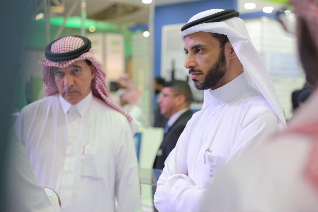 زيارة سعادة المهندس صالح الرشيد محافظ الهيئة العامة للمنشآت الصغيرة والمتوسطة لجناح الشركة السعودية للصناعات العسكرية (SAMI) في معرض #أفد2018