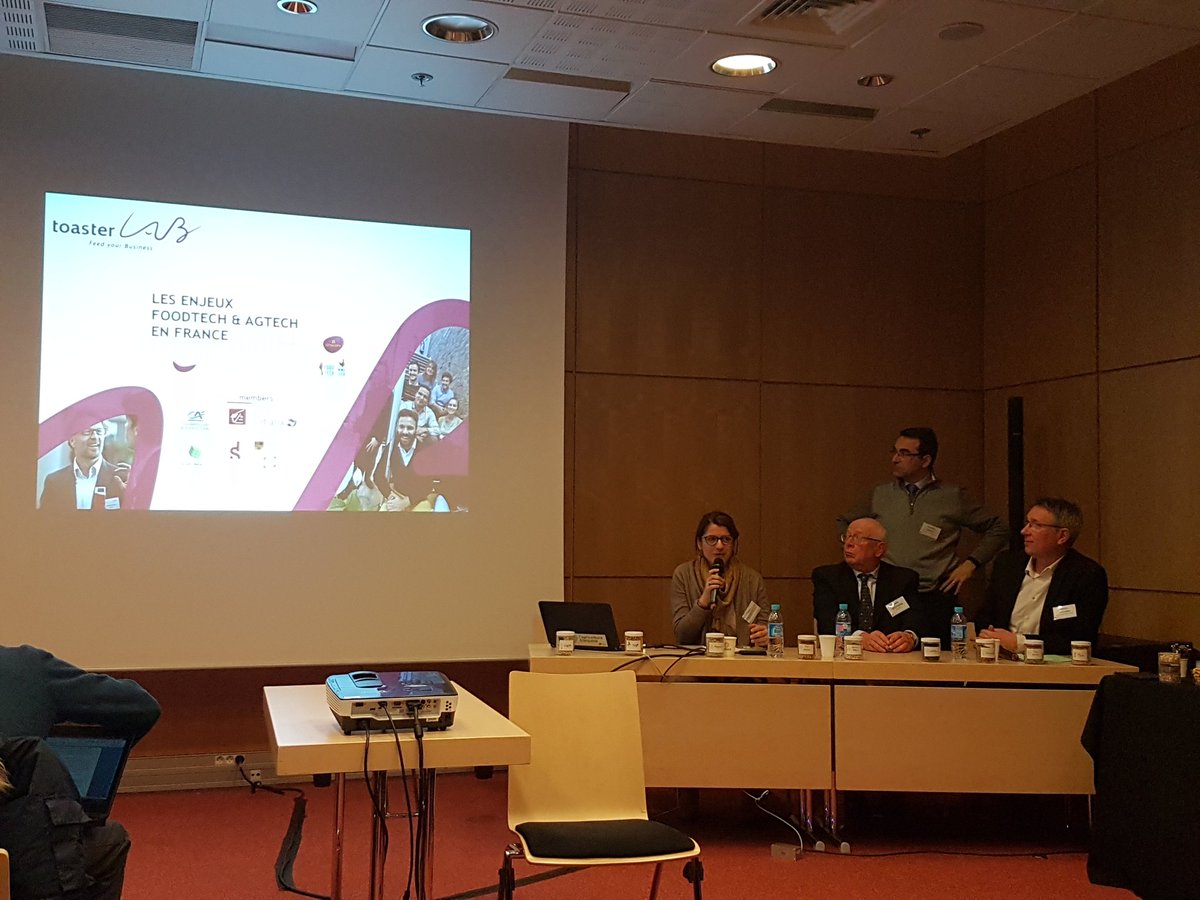 terresunivia's tweet photo. Conférence de presse : lancement du concours Prot'EAT en partenariat avec le @GEPV et #ToasterLab https://t.co/GZeM7NtMJO