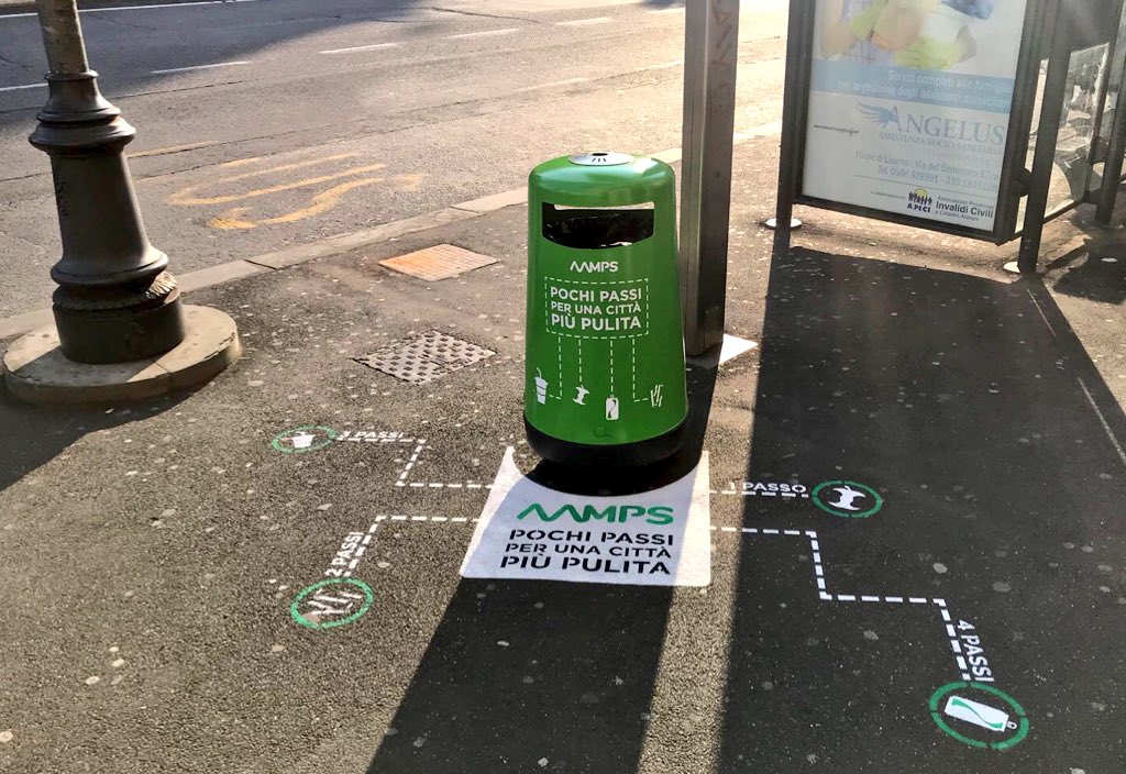 nogarin's tweet photo. Oggi lanciamo anche la campagna #PochiPassi, per spronare i cittadini di #Livorno a utilizzare i cestini e non gettare i rifiuti in terra.
A ciascuno bastano davvero 4 passi per dare un contributo fondamentale alla pulizia e al decoro della nostra città. https://t.co/dmp7h1Bc7Z