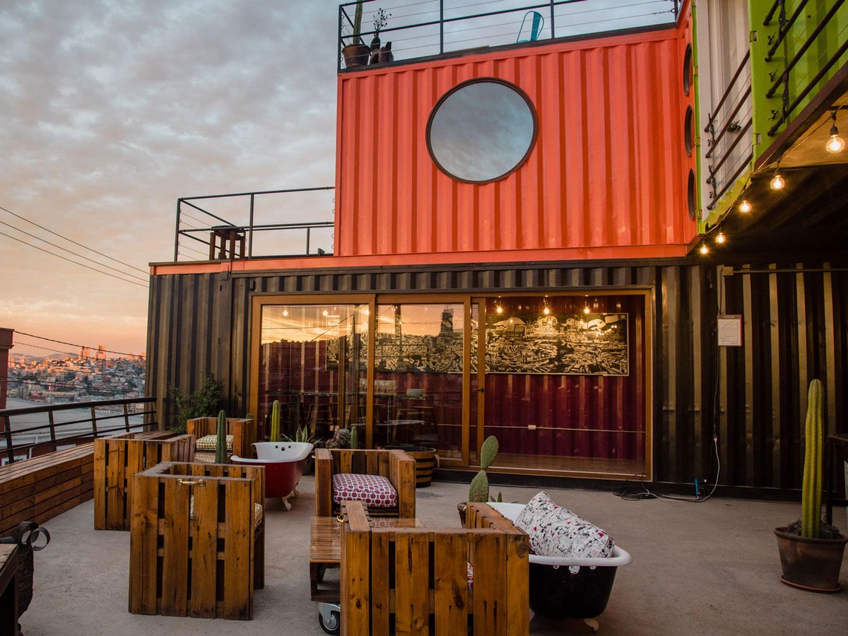TanjaKleinPR's tweet photo. WOW! We're definitely all about a hotel that is all about wine! #winehotel #hotelwine #chile #southamerica #winelove #passionateaboutwine #tanjakleinwine #tanjakleinpr https://t.co/Cu61csJrHv https://t.co/szSrU9HMi0