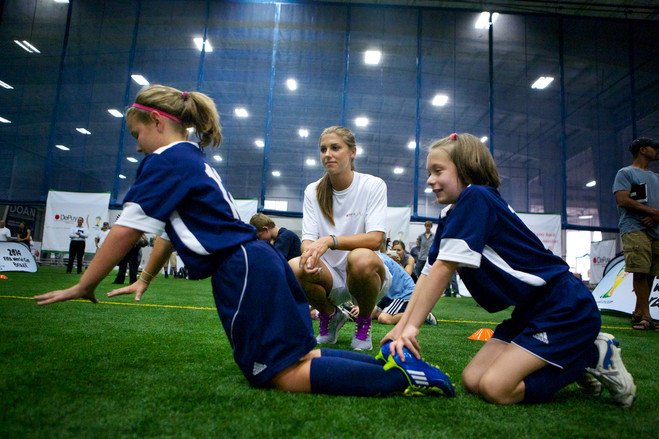 mickwhughes's tweet photo. Did you know there is a FIFA 11+ for kids? And it's just as good as the adults..
- Total injury risk ⬇️ 52%
- Severe injuries ⬇️ 72%
- Lower limb injuries ⬇️ 55% 
(Rossler et al, 2017).
Research link: 
https://t.co/WODn9UYaBP
FIFA 11+ Kids:
https://t.co/GDvcGuAUej https://t.co/w1GMMKpAxD