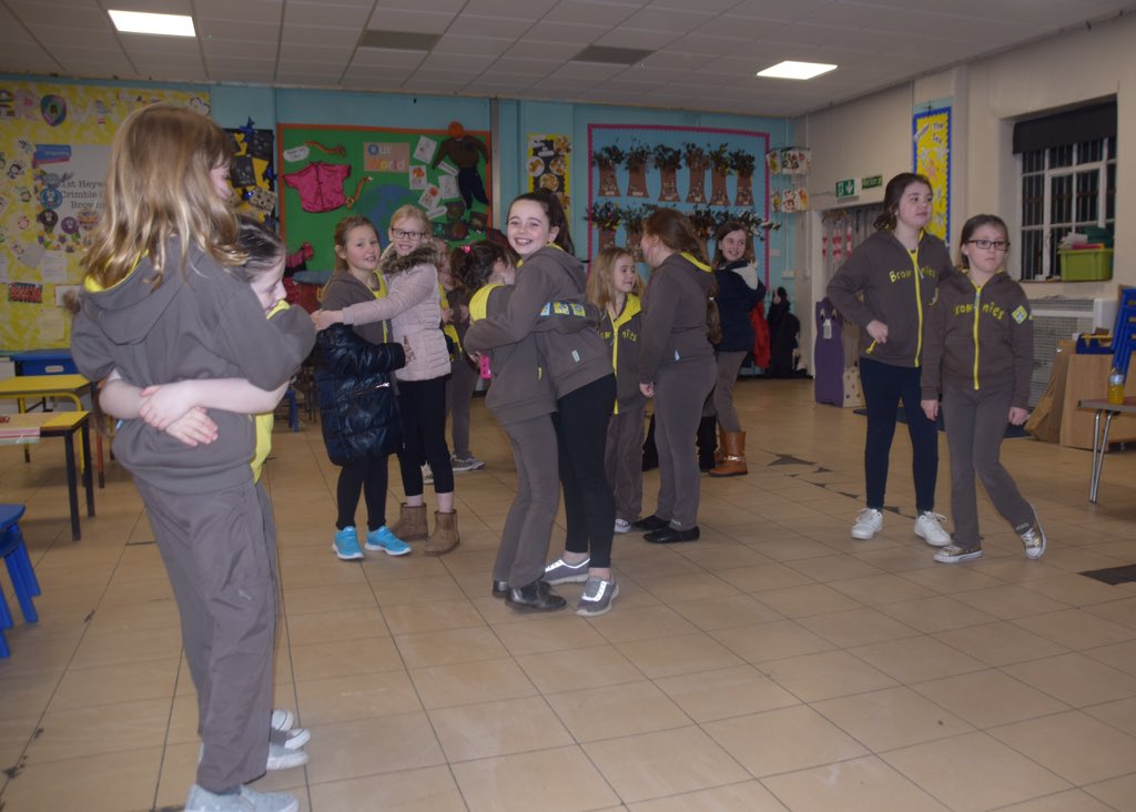 1HeywoodBrownie's tweet photo. We did our free being me badge, the girls really enjoyed it and were surprised about what's beautiful in different cultures @HeywoodDivision https://t.co/mclAzTGlRV
