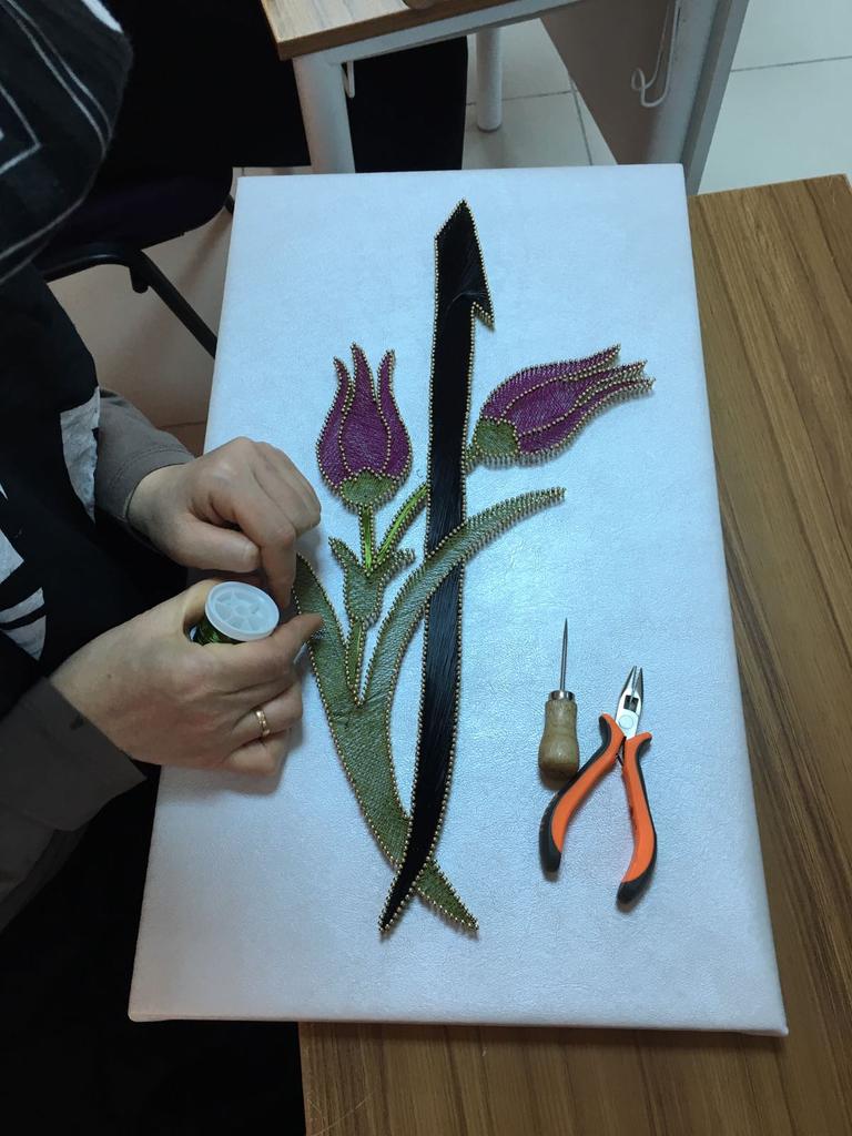 Karaköprü Halk Eğitim Merkezinde El sanatları kurslarımız beğeni ile  devam etmektedir.