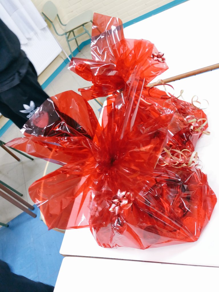 TramPops_'s tweet photo. Recordaros que tenemos sorteo de un lote de trampantojos y alguna sorpresa más 😌!!! No os lo perdáis, os esperamos a la hora del patio, buen día.😎😍💕 #ikasenpresa  @TramPops_ @ostalaritzagal https://t.co/zk70sGTlSh