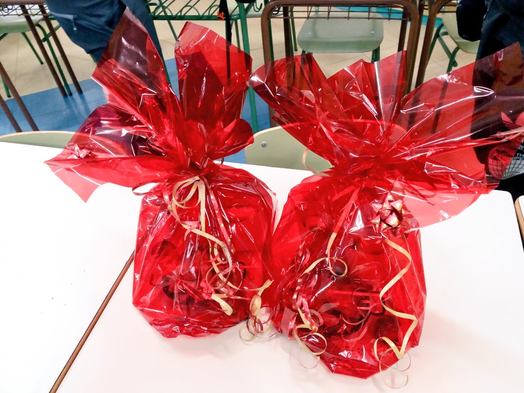 TramPops_'s tweet photo. Recordaros que tenemos sorteo de un lote de trampantojos y alguna sorpresa más 😌!!! No os lo perdáis, os esperamos a la hora del patio, buen día.😎😍💕 #ikasenpresa  @TramPops_ @ostalaritzagal https://t.co/zk70sGTlSh