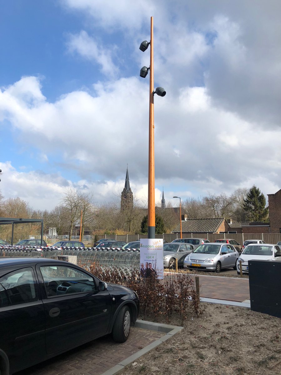 Xeon 2 armaturen aan een fraaie mast in het centrum van Vlijmen.
ghm-eclatec.nl