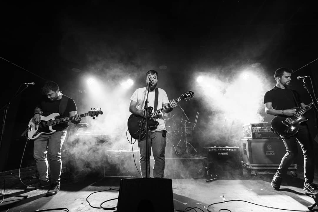 "Hem aprés a ser valents..."🎶
📷 <a href="/SararieraKoMa/">Sara Riera</a>

#músicaencatalà #músicaenvalencià #mim  #espècies #músicaendirecte #músicaenviu #musicaoriginal #giraespècies