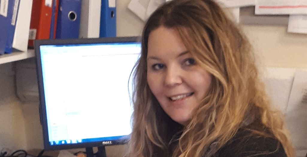 USWHealthcare's tweet photo. Congratulations to Michelle Broad, a final year Mental Health nursing student, who has just secured her #FirstNursingJob from her management placement in a rehabilitation unit in Bridgend. Well done, Michelle! 🎉 👏 ❤️ https://t.co/TbaMJUSXFl