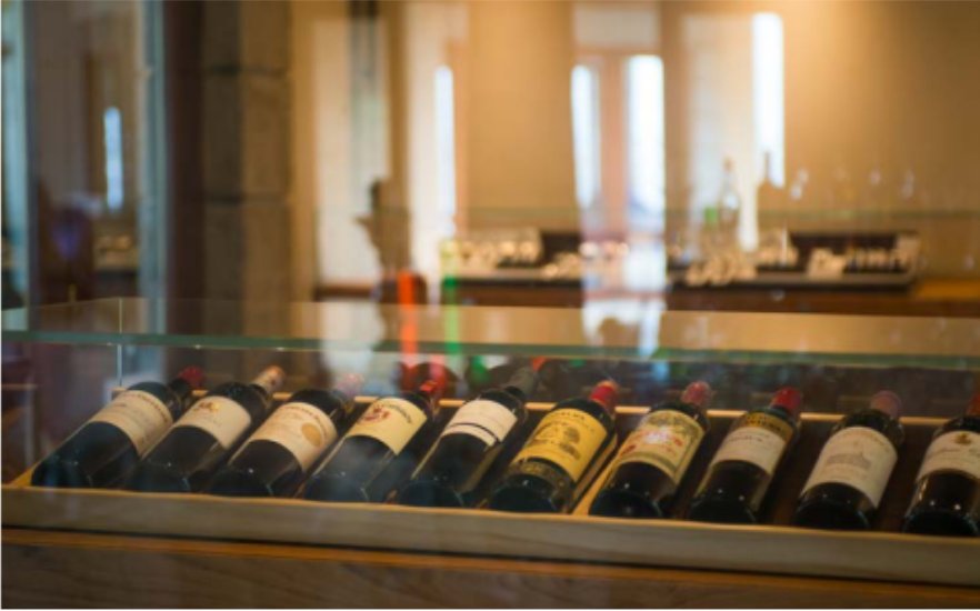 maradivavillas's tweet image. Proudly introducing to you our new venue for wine and spirit lovers at the Carl F. Bucherer boutique and at the Breakers Bar.

#wineconnoisseurs #spiritlovers #breakersbar