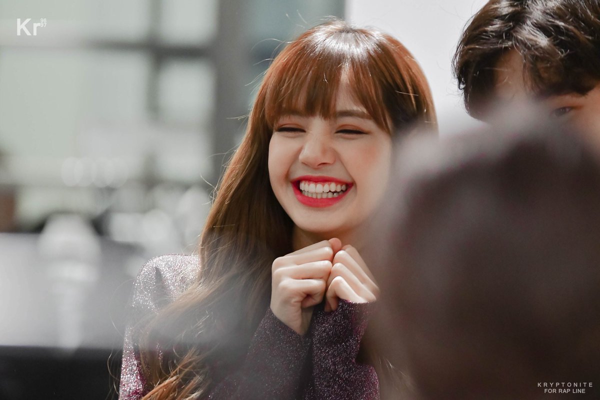 lisa pics (@milkylisapics) on Twitter photo 