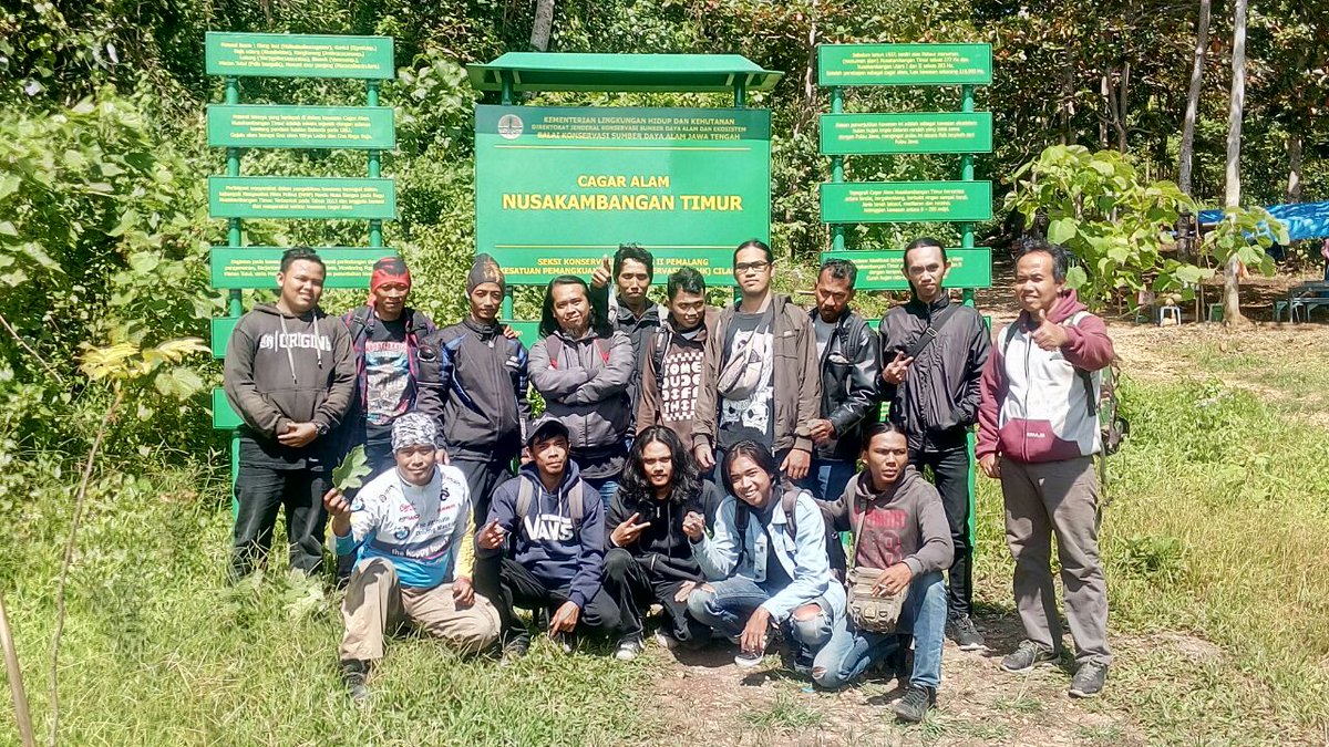 martonoherip's tweet photo. Touring ke Nusakambangan bersama warga pedukuhan Kowang... https://t.co/AJY5hjYFmS