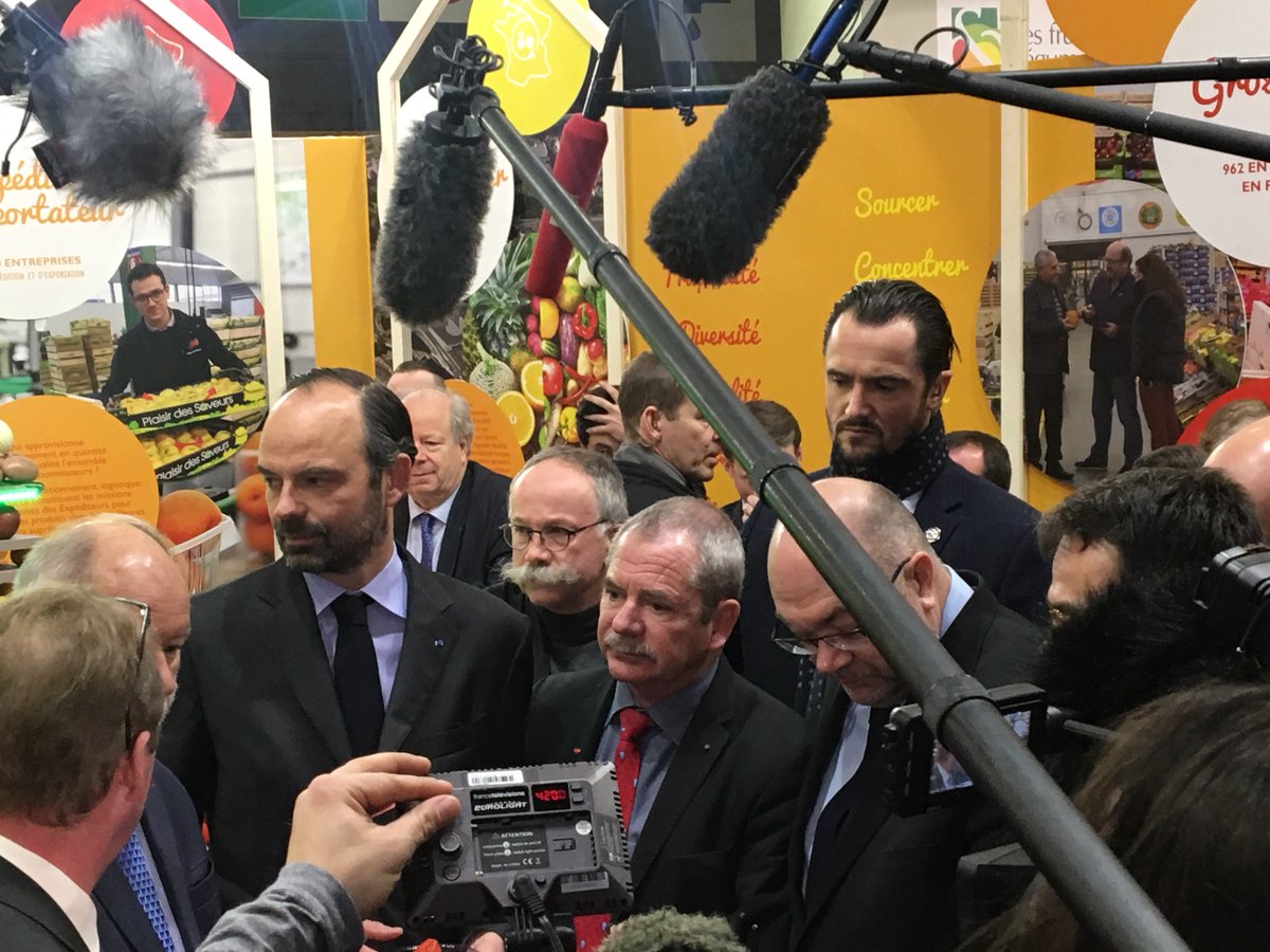 foiredechalons's tweet photo. En direct du Salon International de l'Agriculture, un rendez-vous incontournable pour promouvoir la Foire, les acteurs de la bio-économie et le territoire Marnais. #planetA #PIA3 #universitédereimschampagneardenne #terralab #terrasolis #poleiar #foiredechalons #fiersdetremarnais https://t.co/IwJwG7SD5w