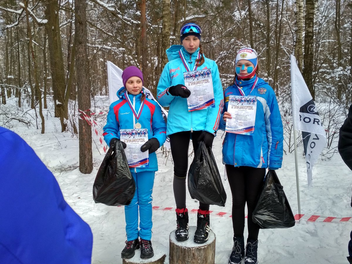 YasnogorskDucsh's tweet photo. 25.02.2018г. Матвеева Екатерина, Соломатина Алина и Ильин Николай заняли 2-ые места на соревнования по лыжным гонкам памяти мастера спорта СССР Николая Гончарова. Поздравляем их! https://t.co/MANS67DTXD