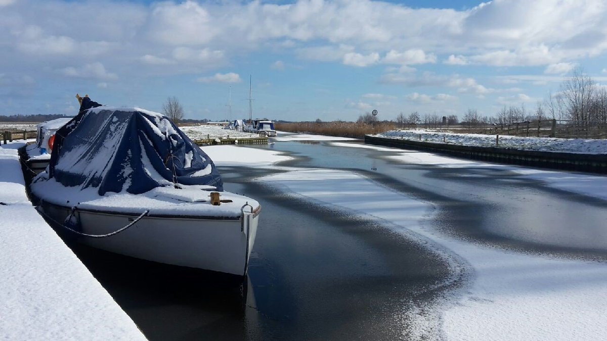 Winter Wonderland here @ <a href="/EWhelpton/">Eastwood Whelpton</a> - Beautiful blue skies... a frozen over Upton dyke... a warm office and boat workshop for the team. All good here! #BeastFromTheEast #Norfolk #norfolkwinter #BroadsSailing #boatyardlife