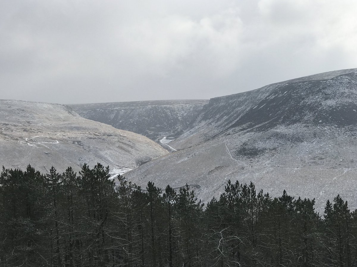 saddleworthlife's tweet photo. Views from above Dovestone area of Greenfield this morning. Reporter: Stuart Littleford. https://t.co/V7Y3ypyZsm
