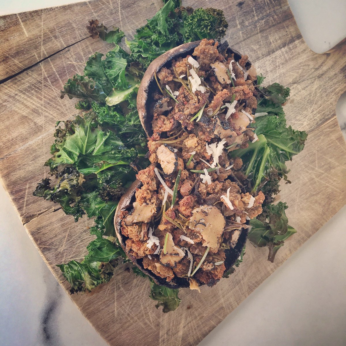 TruffleHunterUK's tweet image. Need some inspiration for #lunch? How about Black #Truffle &amp;amp; Rosemary Stuffed Portabella Mushroom 🍴courtesy of Steve S.