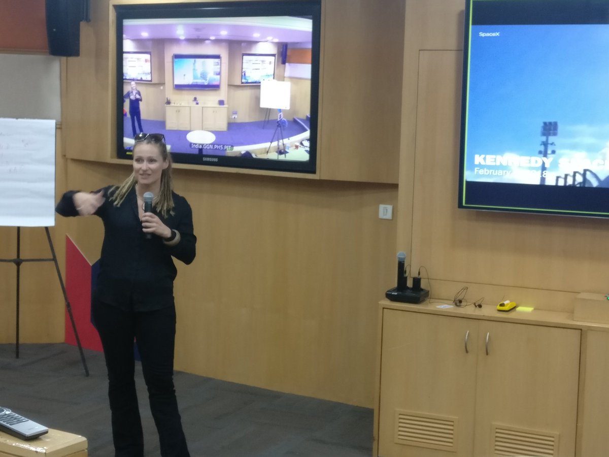 buzshilpi's tweet photo. Exploration is key to innovation - @adrianamarais what an inspiration to be in the same room. @beyondiversity #onewaytomars @SAPIndia @Genpact @Anjali_V_Singh https://t.co/33805YD0aj