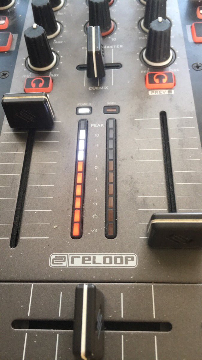 Mixingdjs's tweet photo. Vanavond weer een nieuwe uitzending van de dinsdagavond dance show "dikkers draait door" bij @RadioEnergyNOF met natuurlijk om 20.15 uur de 80's classic en 20.30 een half uur Dikkers live in the mix. Uiteindelijk eindigen we met de rave classic😁

https://t.co/B2zFmoOILN https://t.co/Ih8vzTy04Z