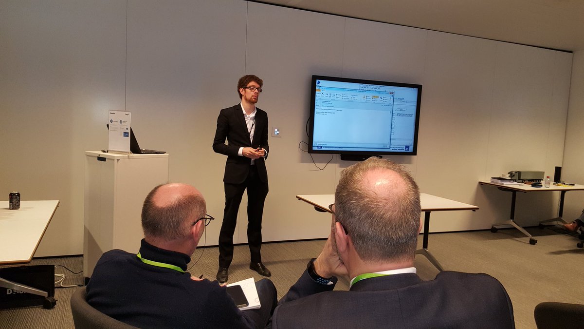 vkwlimburg's tweet photo. Tweeluik #Industrie4.0. Opeenvolgende boeiende sessies rond digitalisering en robotisering. Nu sessie over #ProcessRobotics @DeloitteBelgium https://t.co/MVpVW7ixmy