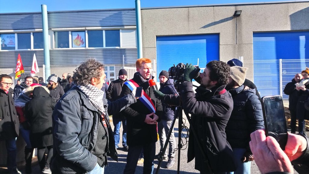 AQuatennens's tweet photo. À #Roncq en soutien aux salariés d’#Eolane en grève depuis plusieurs jours pour exiger des conditions dignes dans le cadre du Plan de Sauvegarde de l’Emploi. Rencontre avec la direction et les élus. À l’intérieur de l’usine, un savoir-faire technique qui force l’admiration. https://t.co/i2haLQroPE