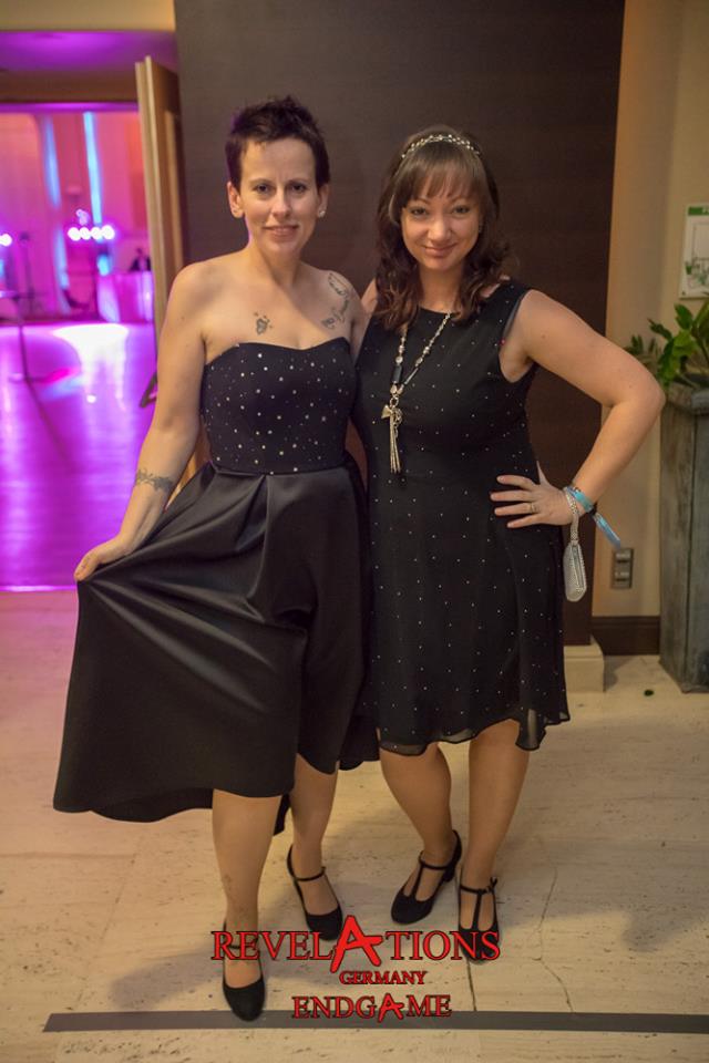 Sollyfine's tweet image. Photoshoot before and during #RevelationsEndgameGER Glamour-Party w/ @OceansWithin and our beautiful ISABEL :) #pllcon #fun #dancing