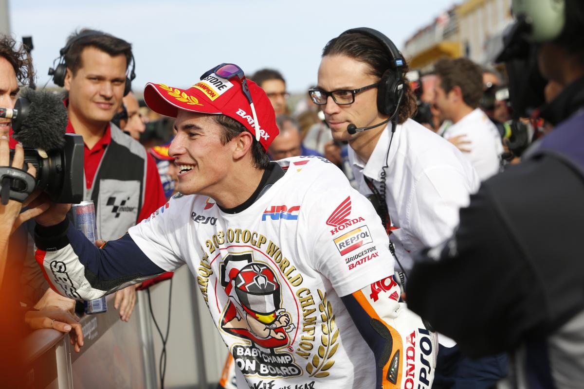 WeAre93's tweet photo. #MM93 presume de unos números increíbles desde su llegada al equipo Repsol Honda en 2013. ¿Conoces todos sus récords?

@marcmarquez93 has incredible numbers since he arrived to Repsol Honda team in 2013. Do you know all his records?

📰 https://t.co/7AR29c3wXD

#IAM93 #MotoGP https://t.co/Z06wcfhHaX