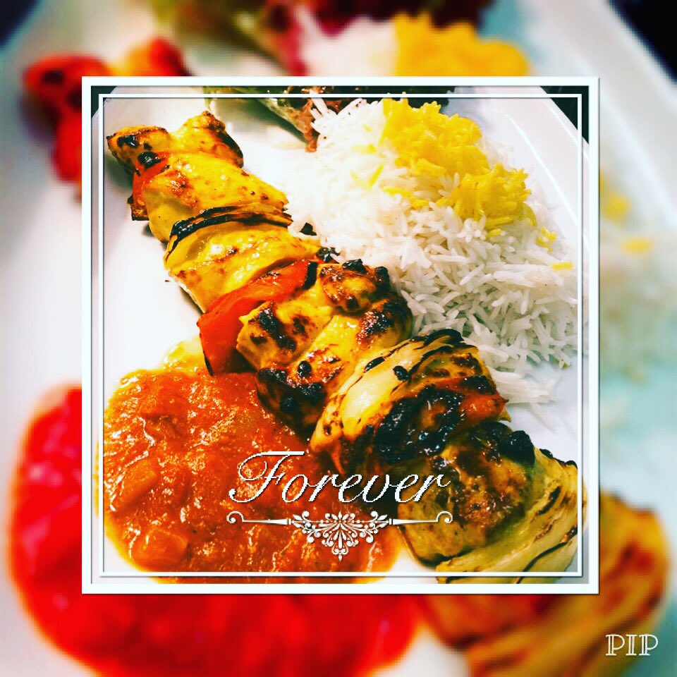 “Forever yours” Succulent Chicken kebab 😜👍🏻#chicken #kebab #iranianfood #persiancuisine #yumbox #yummyfood #instakebab #instadaily #succulentmeat #lancasterterrace #rosegardenrestaurant #rosegardenlancasterterrace #foodie @InsiderFood @FoodSheikhers foodlondoneats #loveit