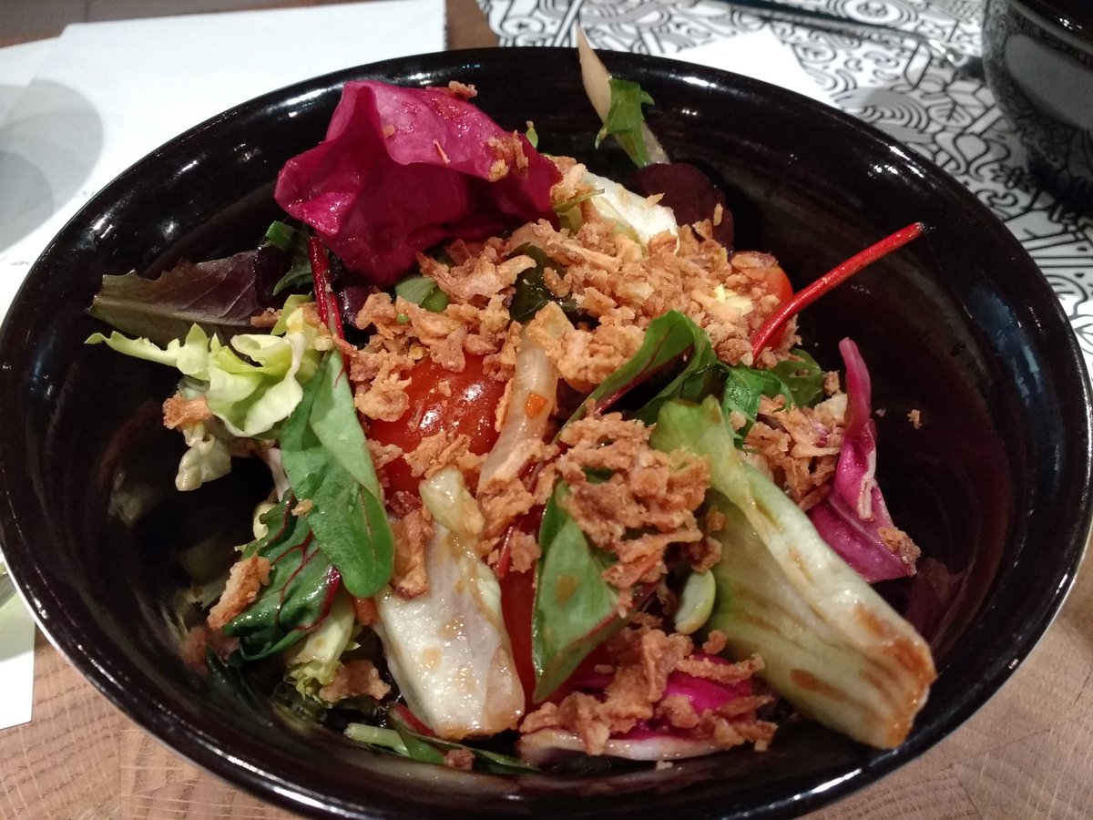 Ohlittlecoconut's tweet photo. Delicious vegan food that erm tasted like vegan food @wagamama_uk with the fab @MetMUnch gang last night #food #delicious #metmunch https://t.co/o8aypZMs5f