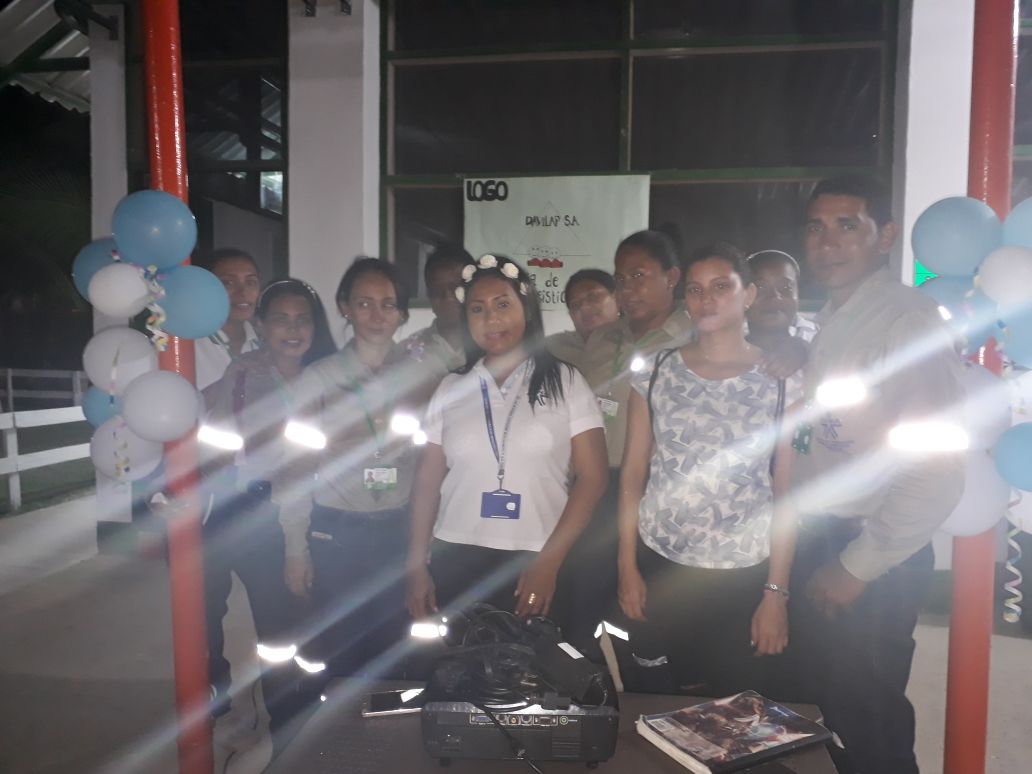 UNNCOL's tweet photo. Culminamos curso de mercadeo con diferentes jóvenes del Municipio del Bagre donde tuvimos la oportunidad de tener diferente tiendas.
Ventas de cachama y tilapia,servicios de logística,tienda accesorios de celular y Ventas de comida rápida @SBDIR_SENACFMA @SenaCfma @CFMA_VB https://t.co/Z2xVGktgNx