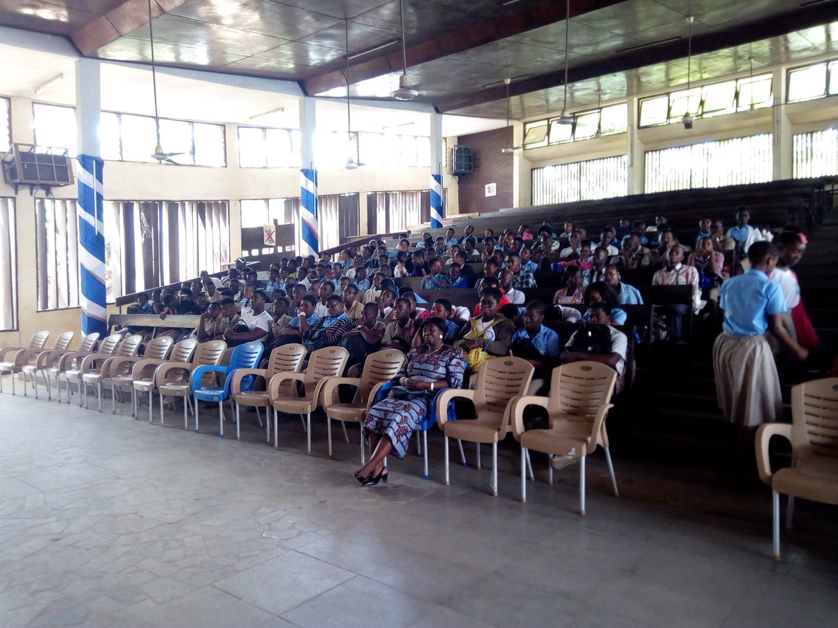 noble_akonu's tweet photo. Dรฉbut du SAFER Internet Day au Togo avec les communautรฉs @minodoo228 Et #NTIC4Dev #SIDTG, #SID18, #SID2018, #tgtech, #team228 https://t.co/MB8uKhiv5x