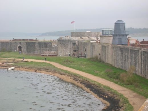 FilmHampshire's tweet photo. Looking for an unusual #coastallocation? H003 is a shingle spit and extends 1.5 miles out to sea in the #New Forest. Including an historic fort with a lighthouse and 16th century castle, commissioned by Henry VIII #locationscouting #film #FilminHampshire https://t.co/pEUByu8yZX https://t.co/HTIIeODu5u