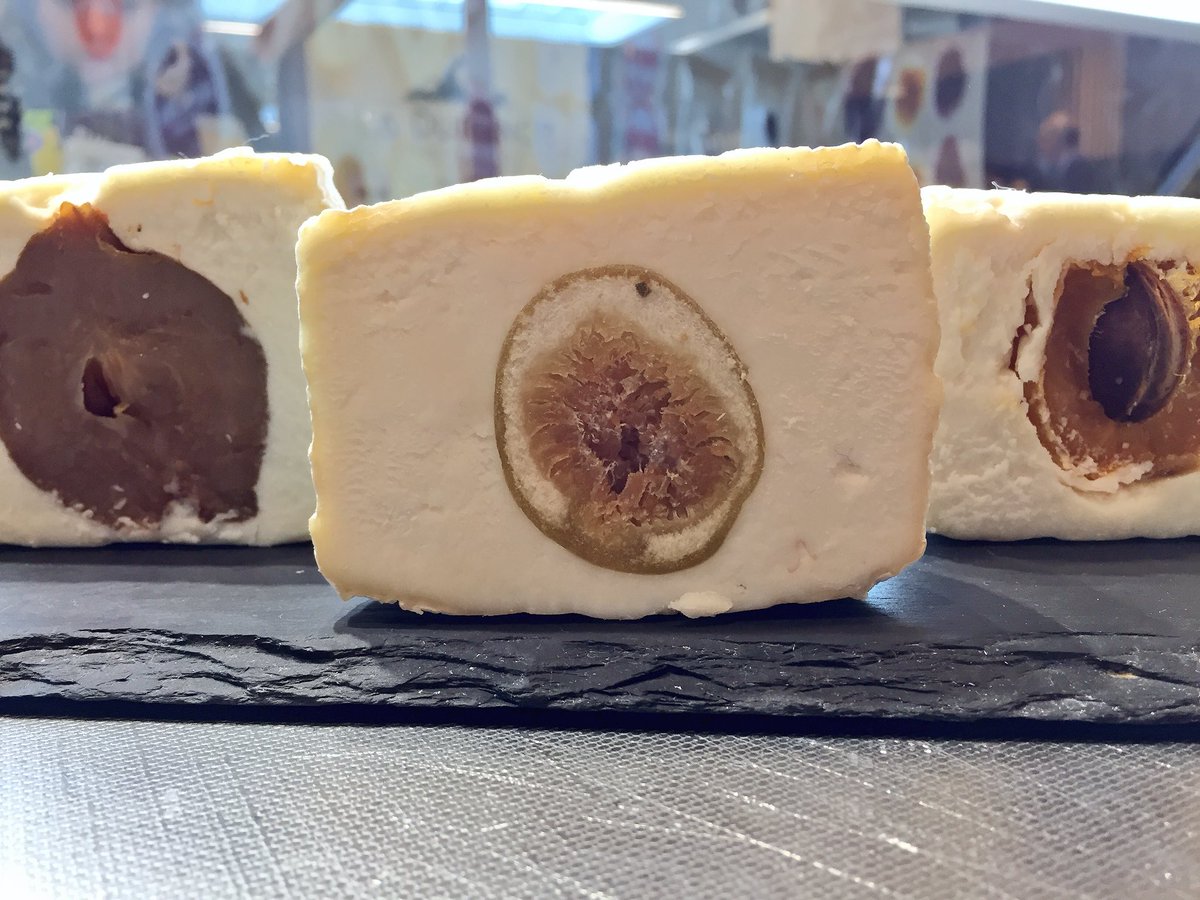 SalonduFromage's tweet photo. Être crémier-fromager c’est aussi être #artiste 👩‍🎨🎨 Direction le #salondufromage pour découvrir ces fromages plus beaux (et surtout bons) les uns que les autres ! 😍 https://t.co/3KPhVcYcny