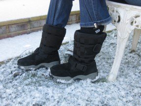 Strupz's tweet photo. It's snowing - Do you have your Strupz to wear with snow boots to keep your jeans tucked in neatly and comfortably. https://t.co/qiKF9bpsWB #lovesnow #fashion #Boots https://t.co/qxh2uGRqhA