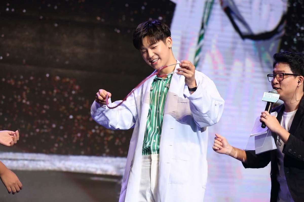 achiactivation's tweet photo. #2018KMHFanmeetinginBKK https://t.co/rsGKLeY9eS
