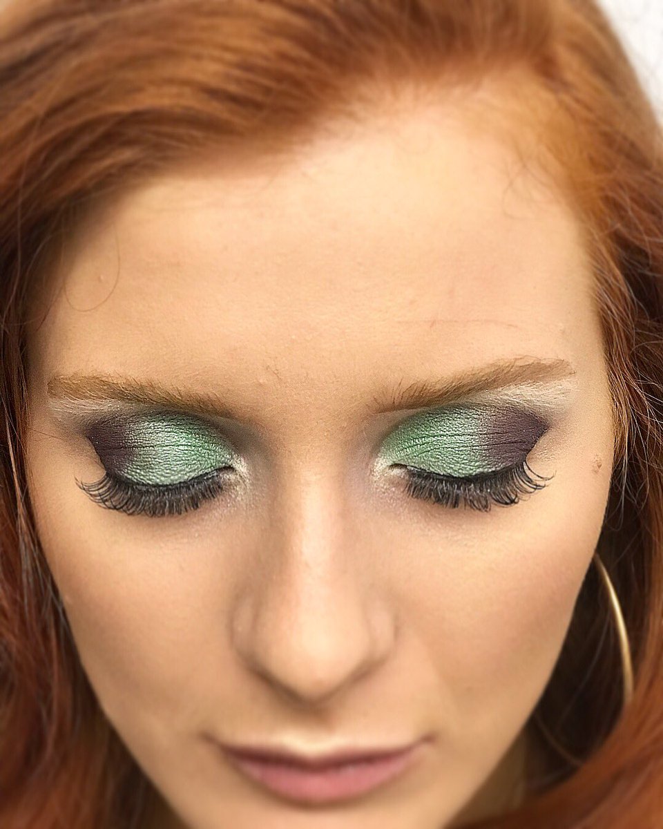 Funkymedusa's tweet photo. What a beaut!
Love using @MakeupRVLTN Mermaid eyes🧜🏼‍♀️ makeup packages available here! #makeupavailablehere #mermaideyes #funkymedusa #streatham #makeuprvltn https://t.co/jTtzRzl4sE