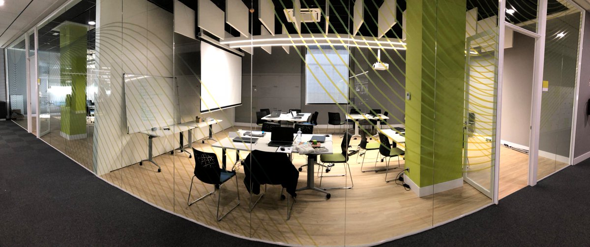 herreridas's tweet image. 71 participantes en 22 equipos para el hub de Alicante en las oficinas de @everis 😲
Brutal acogida, así que toca ir preparando las salas para la competición 🤜🤛💪

#hashcode #ready4hashcode