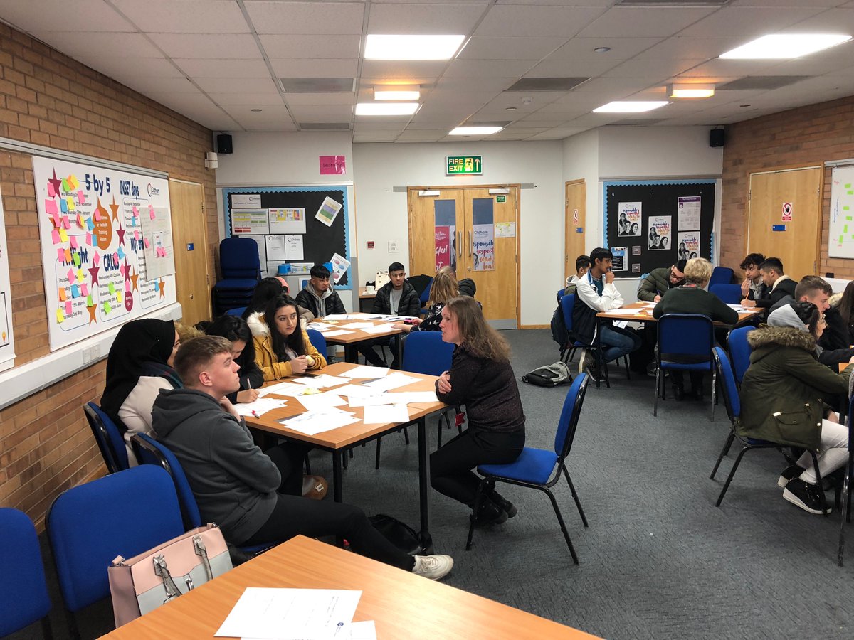 OSFC_Info's tweet photo. Business Students taking part in the ‘building a personal brand’ workshop ran by IGD. https://t.co/rmchD8BEcw