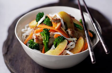 A quick and tasty teatime treat which all the family will enjoy realfood.tesco.com/recipes/apple-…