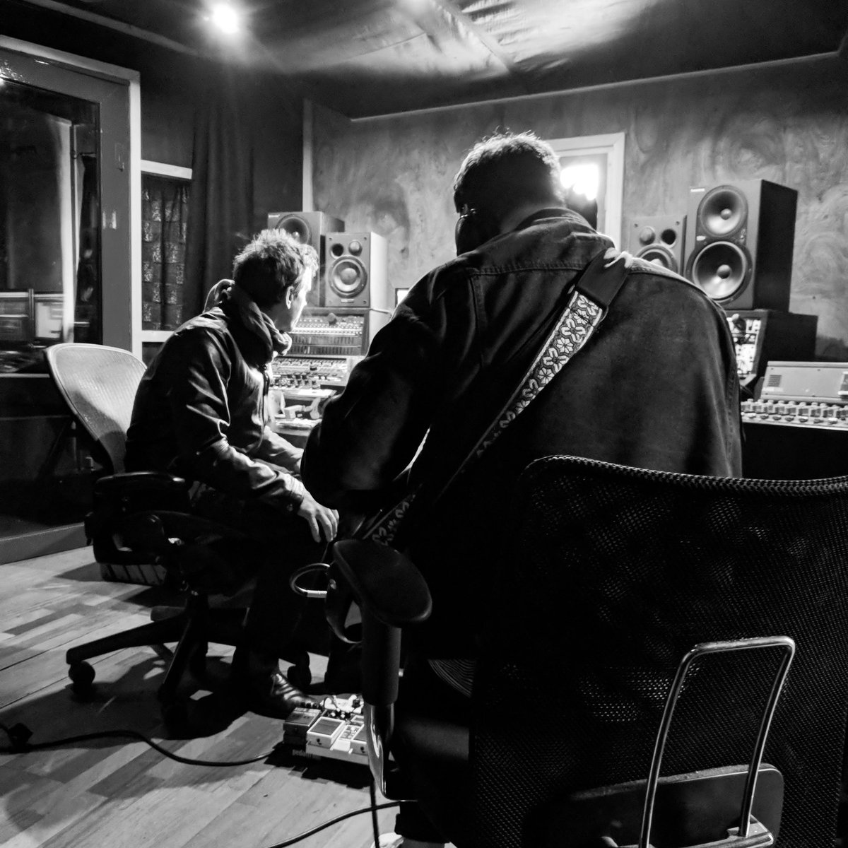 WhiteWellStudio's tweet photo. 2 days with @youngearthmusic. Always good to have the lads back (pictured) #youngearth #whitewellstudios #recording #guitar #recordingstudio #newmusic https://t.co/6dnQUj0qha