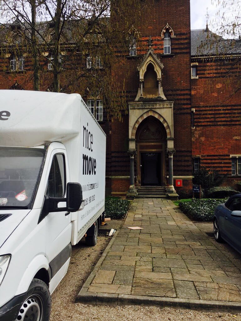 hellonicemove's tweet photo. A drive down to the capital today for the Nice move team. Thankfully there's no snow! #Manchester #Removals #SnowWatch https://t.co/FttNobPkRS