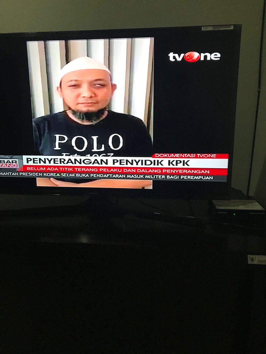 mohmahfudmd's tweet image. Lht running text di bawah: Saudi membuka pendaftaran wanita utk jadi tentara. Sebelumnya wanita jg sdh diizinkan menyetir mobil di jalan umum. Dulu dilarang tp zaman tak bisa dilawan: Laa uinkaru taghayyurul ahkaam bi....Hukum berubah sejalan dgn perubahan zaman, tempat, budaya.