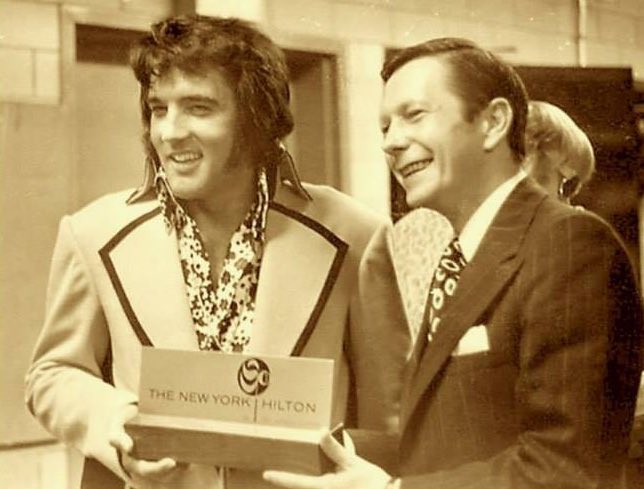 EuropeanElvisChampionships (@EuroElvisChamps) on Twitter photo 27/02/2018 11:45:37 Elvis at the @NYHiltonMidtown - who would love to see Elvis in the big apple 🍎 Elvis at the @NYHiltonMidtown - who would love to see Elvis in the big apple 🍎